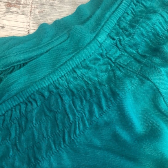 Motto Green V-Neck Top 1X - Picture 4 of 7